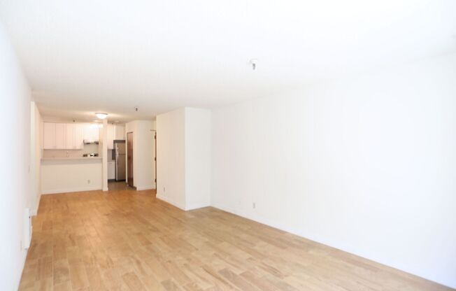 2 beds, 1 bath, $3,195