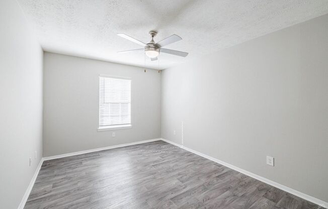 2 beds, 1 bath, 805 sqft, $1,100, Unit S251