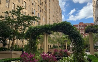 333 W 56 ST