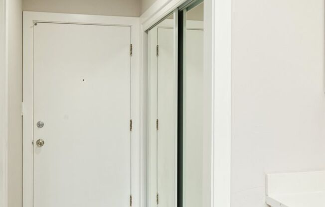 Studio, 1 bath, 400 sqft, $1,650, Unit 203