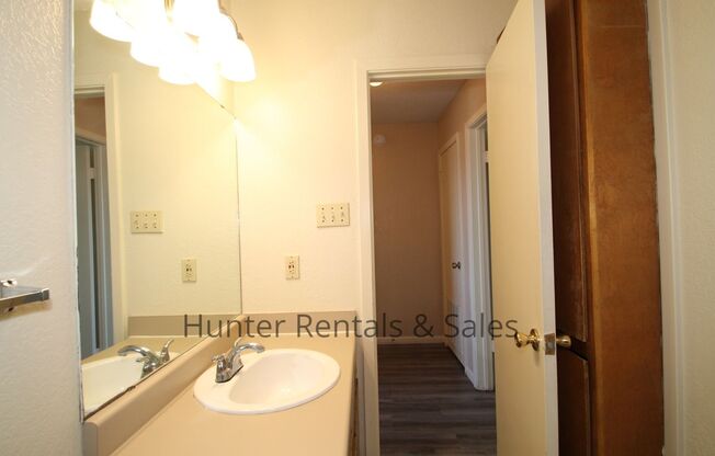 2 beds, 1.5 baths, $875