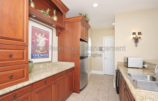 1 bed, 1 bath, 851 sqft, $1,300, Unit Apartment 2405