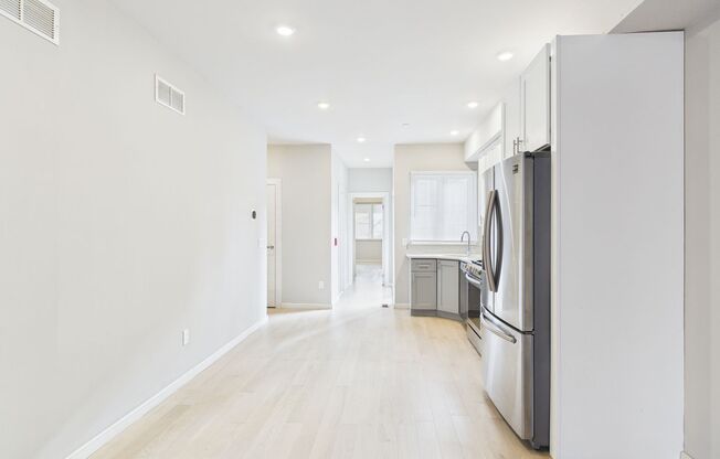 2142 W Master Street