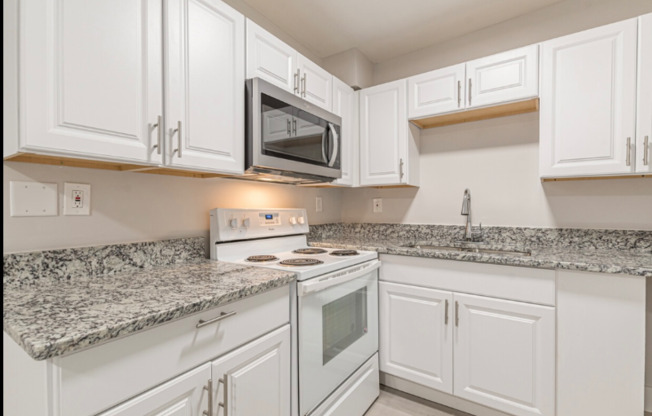 2959 FORREST HLS DR SW
