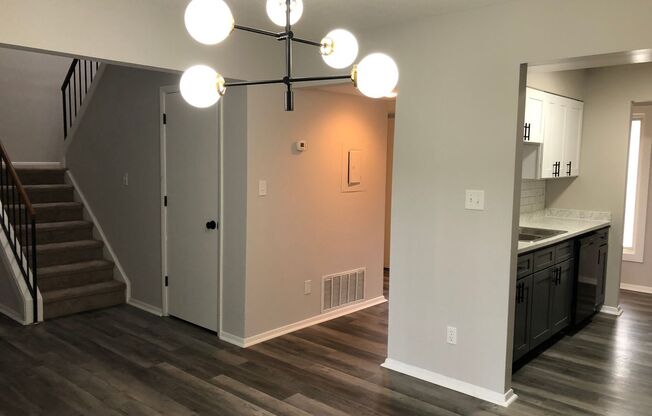 3 beds, 2 baths, 1,300 sqft, $1,749, Unit 5924