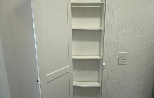 Studio, 1 bath, 308 sqft, $1,175, Unit Bayard Manor 103