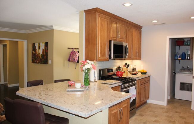 Beautiful & Spacious 3BD/2.5BA House - Close to Everything! - SOLAR POWER!