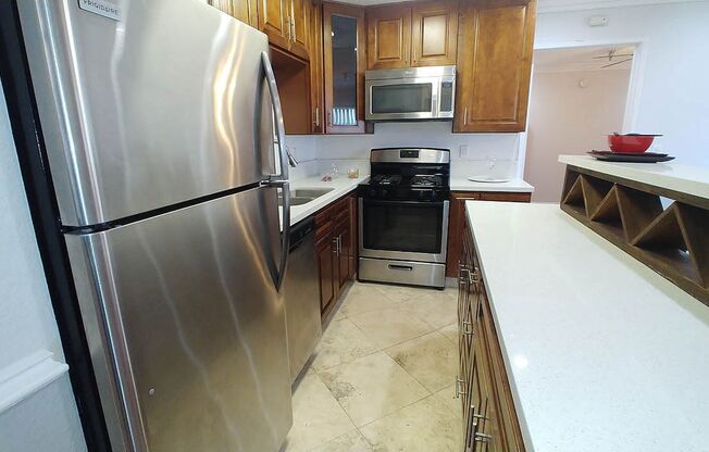 2 beds, 2 baths, 940 sqft, $2,895, Unit 406