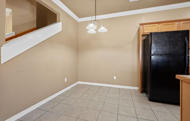 3 beds, 2.5 baths, $1,500, Unit 209