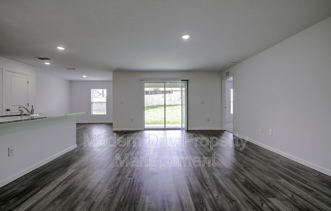 2440 RING RD
