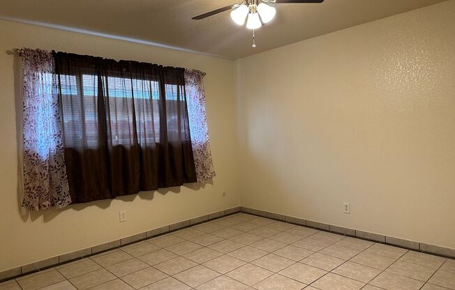 2 beds, 1 bath, $1,395, Unit **72 University #B-887