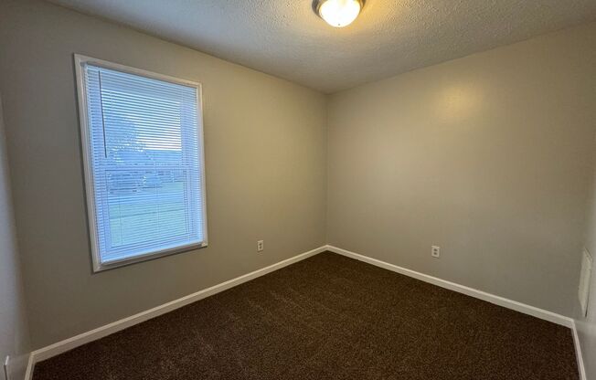 3 beds, 1 bath, $1,595