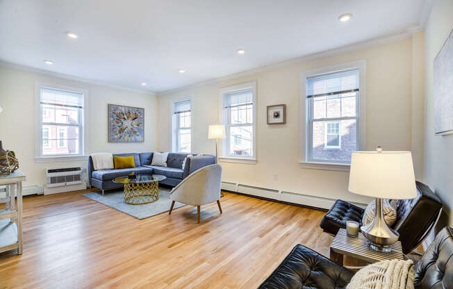 1 bed, 1 bath, 812 sqft, $3,490