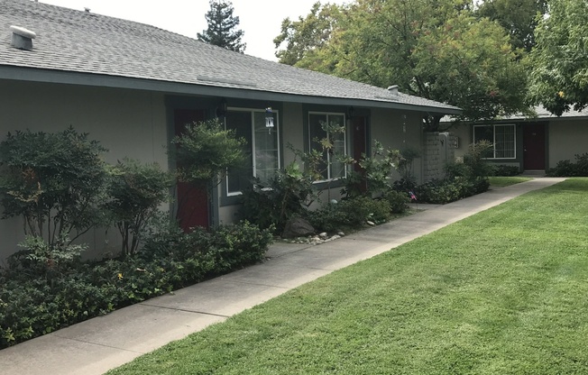 1 bed, 1 bath, 700 sqft, $1,349, Unit 12