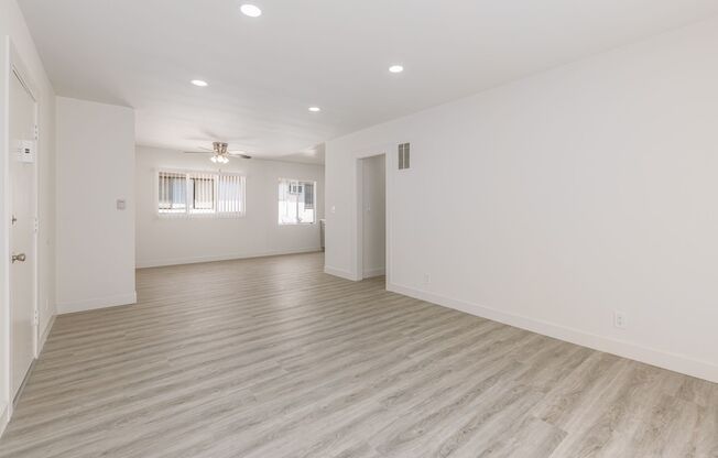 1339 S Ogden Dr