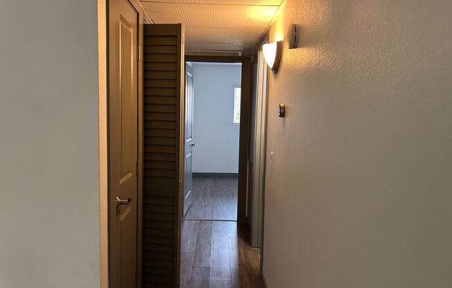 2 beds, 1 bath, 950 sqft, $2,940, Unit C027