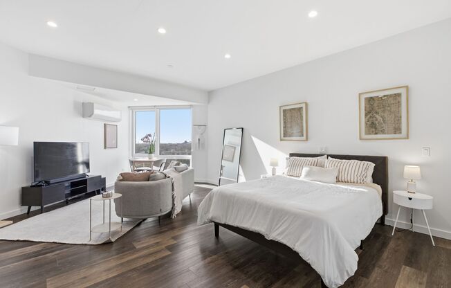 Studio, 1 bath, 681 sqft, $2,395, Unit 612