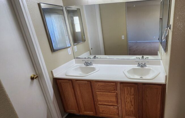 3 beds, 2.5 baths, $1,795