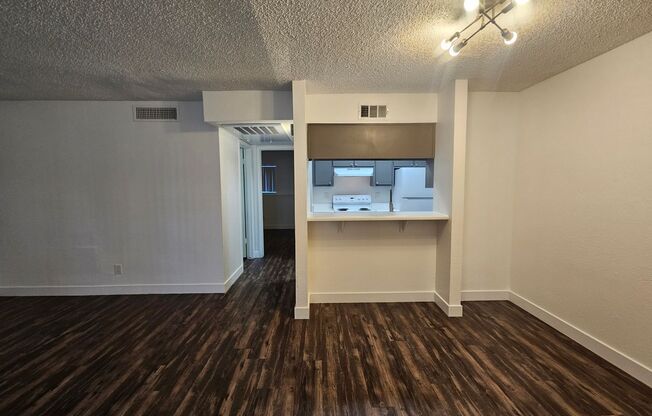 1 bed, 1 bath, 580 sqft, $995, Unit 123