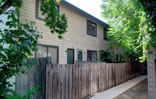 Central Boulder 2 Story Spacious Townhome