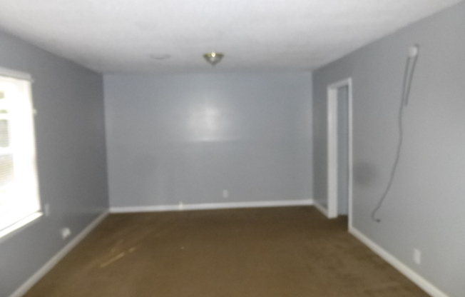 3 beds, 2 baths, $1,100