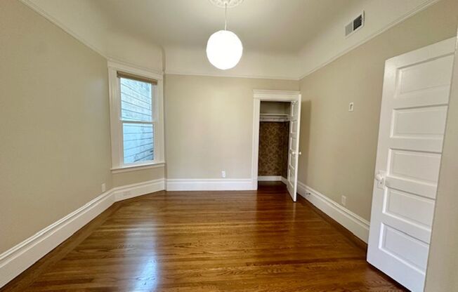 Charming Top Floor Sunny Edwardian