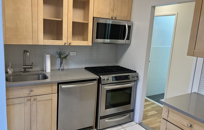 1 bed, 2 baths, $7,500, Unit 07E