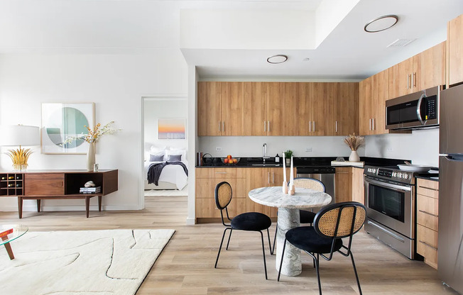 2 beds, 1 bath, $3,500, Unit 316