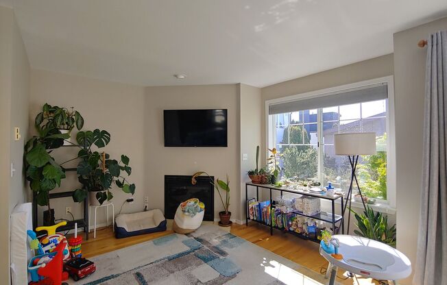 Well-appointed townhome in the heart of Ballard! 3 Bedrooms with Garage Parking!