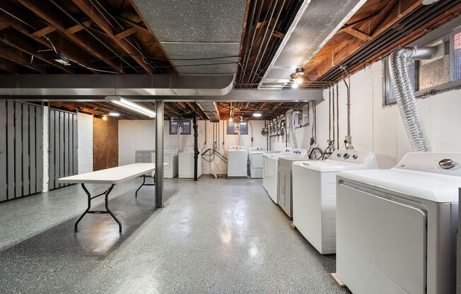 2 beds, 1 bath, 800 sqft, $1,495, Unit 886-1W N Mcknight