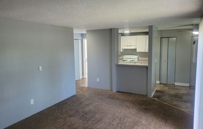 3 beds, 1.5 baths, 1,059 sqft, $1,575, Unit 601 E204