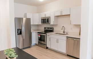 2 beds, 2 baths, 996 sqft, $1,499, Unit 211