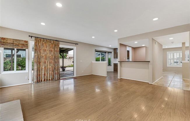4 beds, 3 baths, 3,229 sqft, $5,600