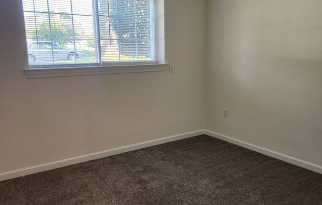2 beds, 1 bath, 878 sqft, $1,285, Unit WY09013