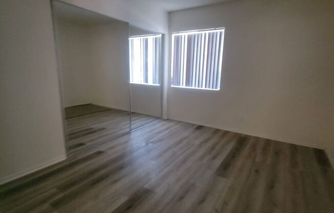 2 beds, 2 baths, 950 sqft, $2,400, Unit M