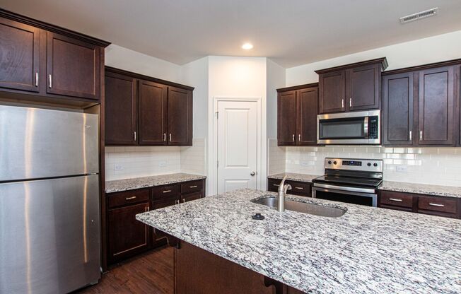 3 Bedroom Townhome Bonterra Village AVAILABLE AUGUST 2025