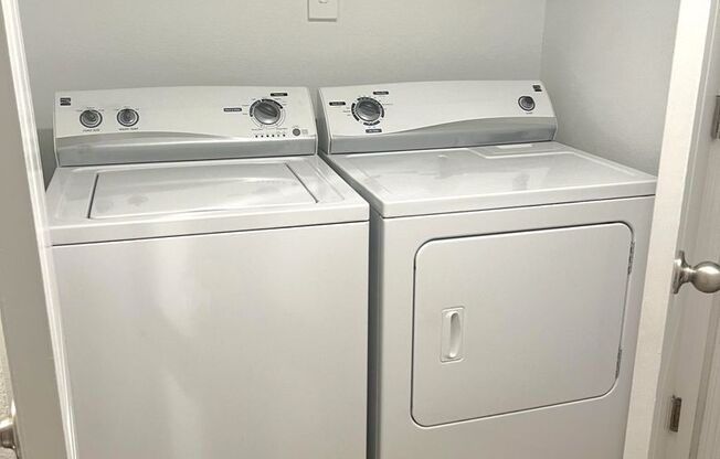 2 beds, 2 baths, 875 sqft, $1,099, Unit 202