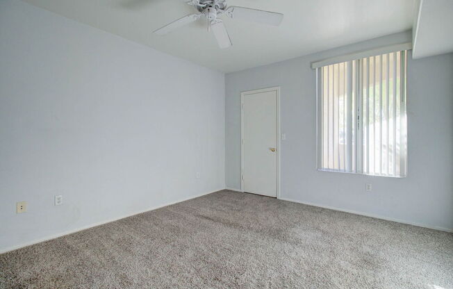 1 bed, 1 bath, 745 sqft, $1,300, Unit 2072