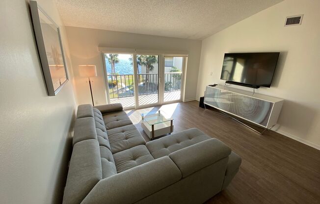 1 bed, 2 baths, $3,000, Unit Unit 208