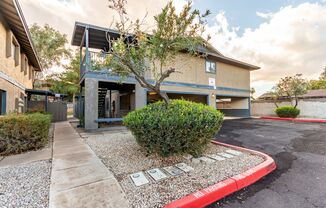 Bright Updated 3-Bed Condo in Chandler Meadows