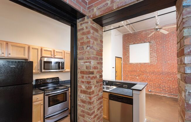 1 bed, 1 bath, 700 sqft, $1,350, Unit 102