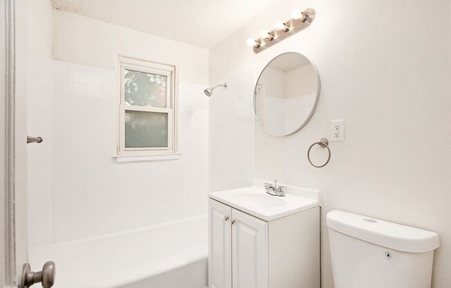 1 bed, 1 bath, 550 sqft, $775, Unit 1415 Unit #202