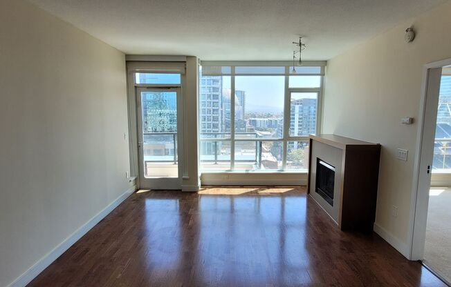 DOWNTOWN / East Village / Petco Park - The Legend 2 Br / 2 Ba Condo 13th Floor Nice Views. AVAILABLE NOW!!
