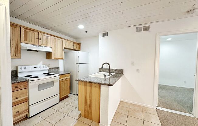 1 BEDROOM 1 BATH DOWNSTAIRS CONDO