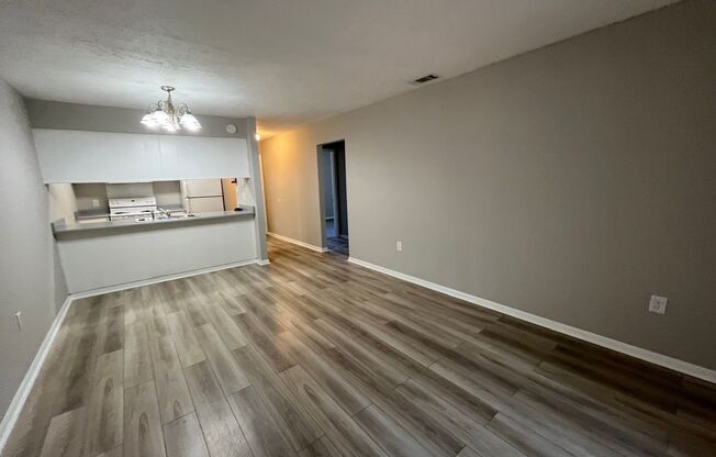 2 beds, 1 bath, 760 sqft, $1,150, Unit 12 SM