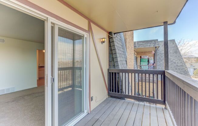 2 beds, 2 baths, 940 sqft, $1,575, Unit 47