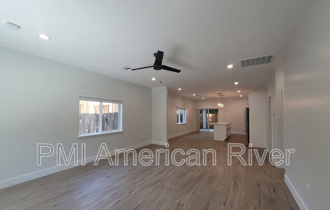 1221 UPTOWN ALY