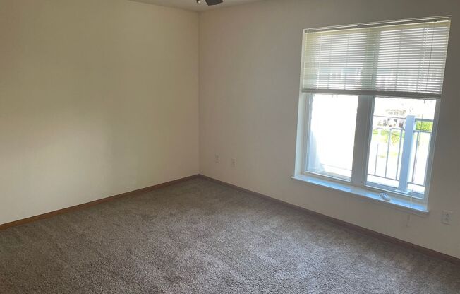 2 beds, 1 bath, 1,153 sqft, $1,610, Unit 931-305