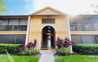 Luxurious 2-Bedroom, 2-Bathroom Lakeview Condo in Orlando’s Premier Community! All-in-One Washer & Dryer Included!