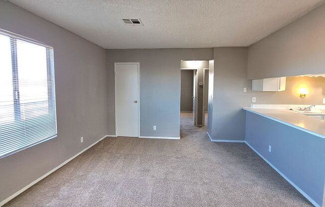 2 beds, 1 bath, 730 sqft, $1,400, Unit D